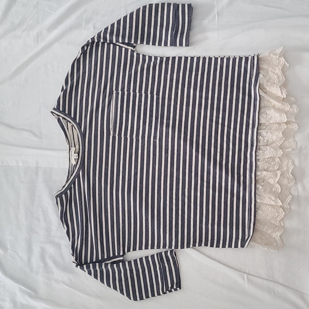 Umgee navy dark gray/ Cream stripe with lace medium 3/4 sleeve top
